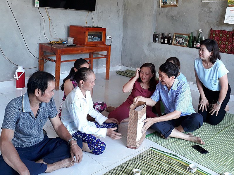 Nhận[-]định[-]ban[-]đầu[-]về[-]vụ[-]cả[-]làng[-]nhiễm[-]HIV